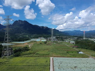ドローンで撮影した妙義山方面の風景