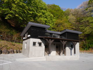 公衆便所新築の施工写真