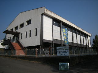学校体育館耐震補強の施工写真