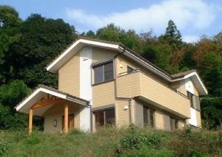 傾斜地 オープンキッチンの家